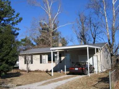Main picture of 4221 W Maple St