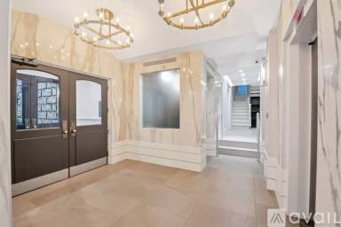 Main picture of 226 E 70th St