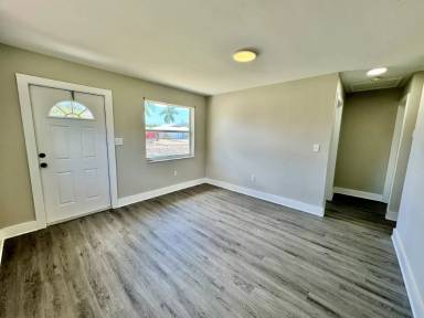 Main picture of 571 99th Ave N