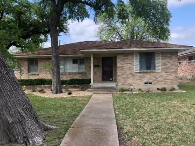 Main picture of 5611 Meadowick Ln