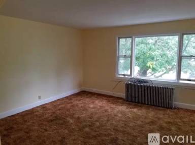 Main picture of 1215 W Water St