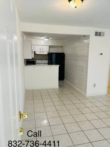 Main picture of 201 W Rosamond St