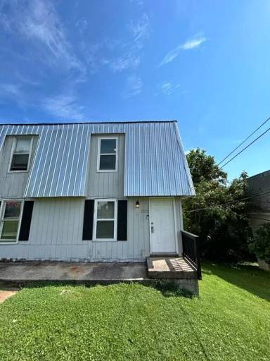 Main picture of 2317 Oak Ct