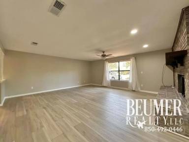 Main picture of 5078 Leeward Dr