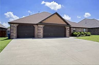 Main picture of 2605 SW Joshua Ave