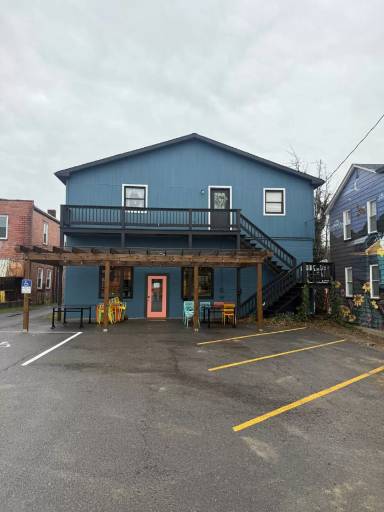 Main picture of 238 W Main St