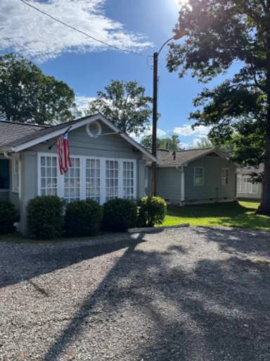 Main picture of 18 Bent Oak Dr