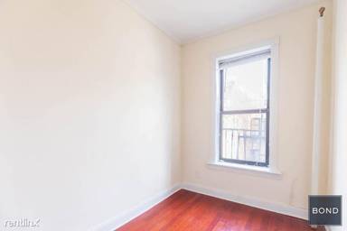 Main picture of 217 E 82nd St