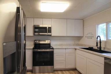 Main picture of 1021 Sanford Ave