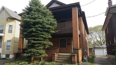 Main picture of 1103 W 10th St