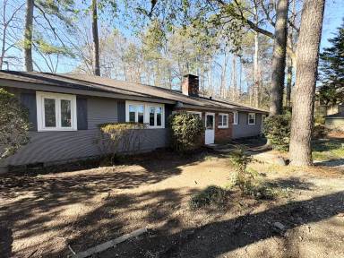 Main picture of 4061 Lower Roswell Rd