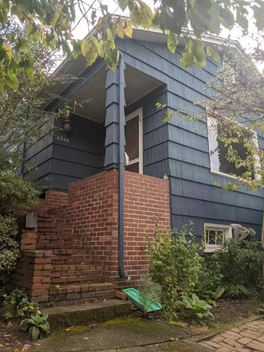 Main picture of 6208 2nd Ave NW