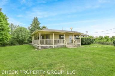 Main picture of 5871 Woods Pike