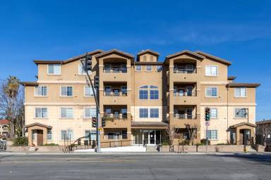 Main picture of Jackson Park Condo