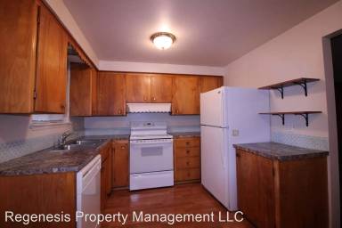 Main picture of 824 3rd St NE