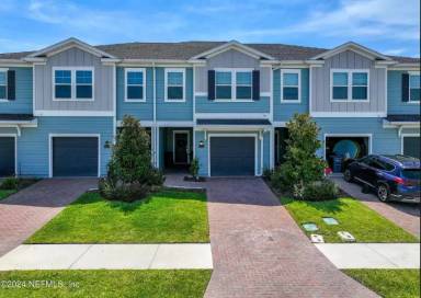 Main picture of 82 Bramble Ct