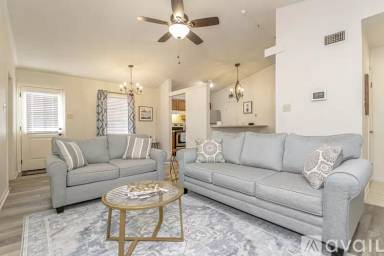 Main picture of 20 Woodhill Dr