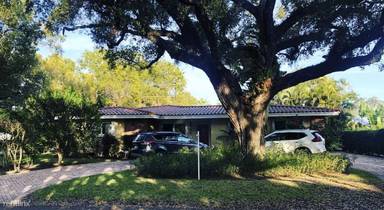 Main picture of 1110 Mariposa Ave