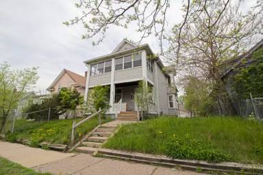 Main picture of 867 Central Ave W