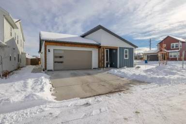 Main picture of 1372 Zephyr Way