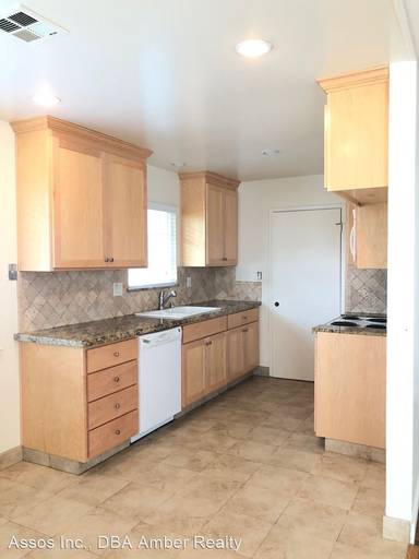 Main picture of 888 W Hacienda Ave