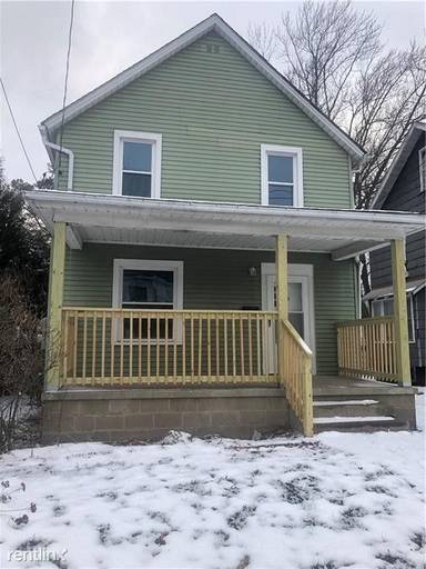Main picture of 40 Strawbridge Ave