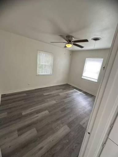 Main picture of 309 SW 45th Ave