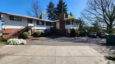 Main picture of 2575 NW Lovejoy St