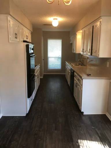 Main picture of 3401 Carriage Ln