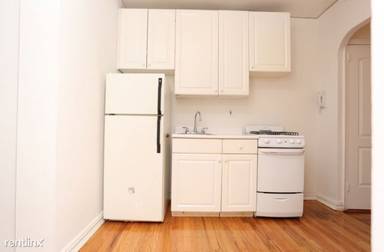 Main picture of 690 Fort Washington