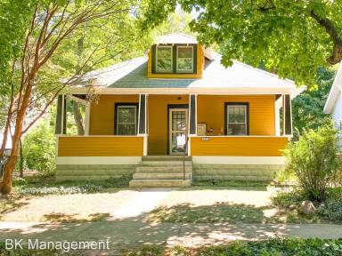 Main picture of 472 Maple St