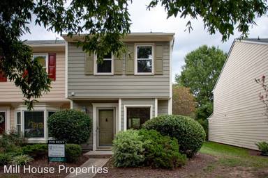 Main picture of 204 Saint Andrews Ln