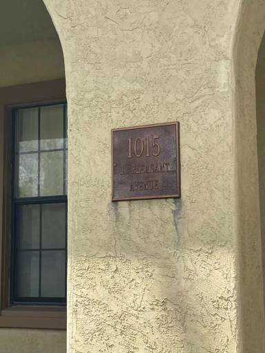 Main picture of 1015 S Pleasant Ave
