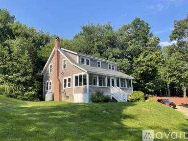 Main picture of 25 Sherburne Rd