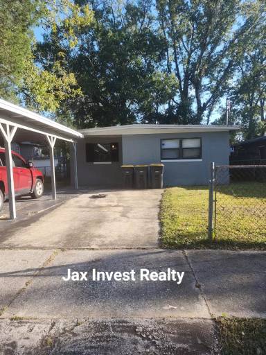 Main picture of 2090 Yulee St