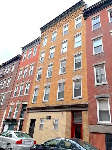Main picture of 64 N Margin St