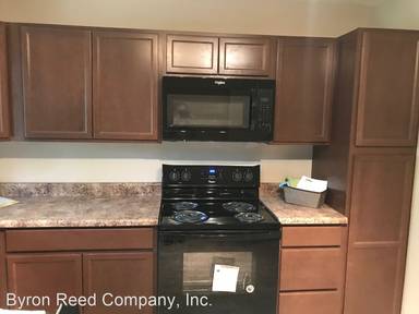 Main picture of 5614 Lake St