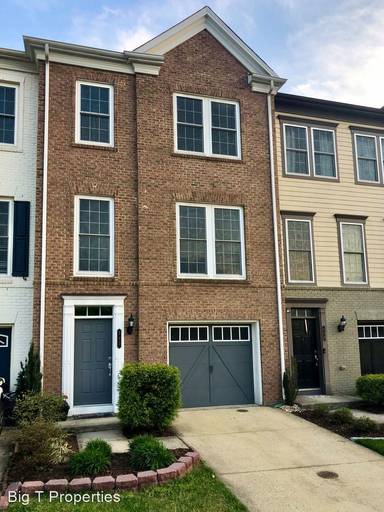 Main picture of 557 Dandelion Ter SE