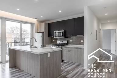 Main picture of 2533 W Fullerton Ave