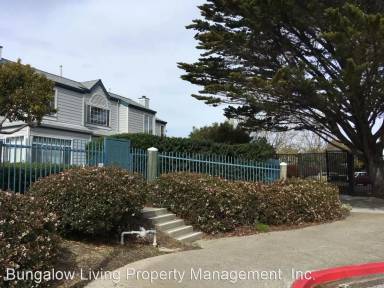 Main picture of 310 Commodore Dr