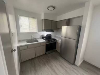Main picture of 800 Cedar St