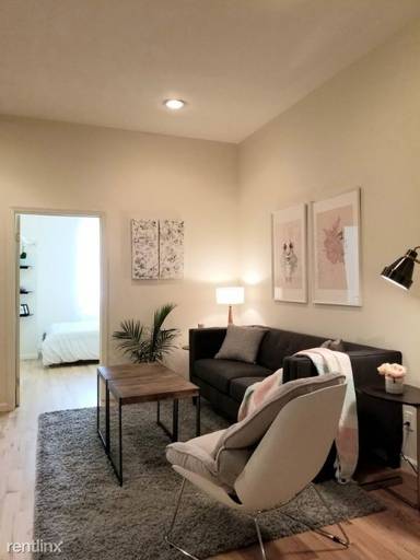 Main picture of 313 Canal St