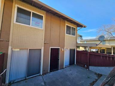 Main picture of Sunny and Bright 2 Bedroom Townhouse in Vallejo CA