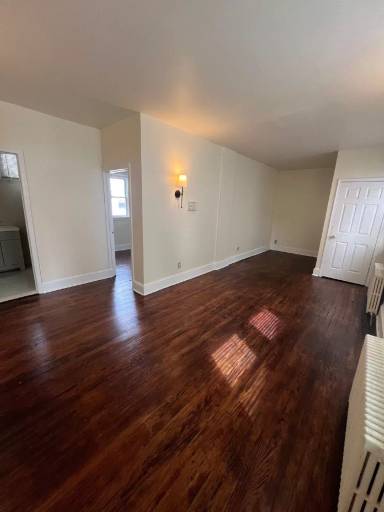 Main picture of 1 S Valley Rd