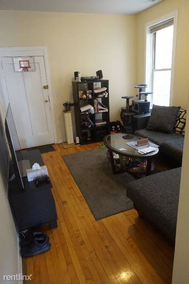 Main picture of 2868 N Milwaukee Ave