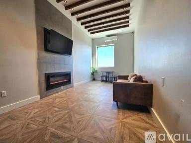 Main picture of 715 Park Ave
