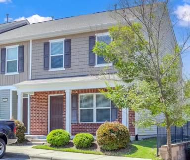 Main picture of 3900 Swinton St