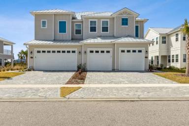 Main picture of 555 Marquesa Cir