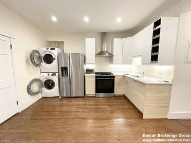 Main picture of 106 Buttonwood St