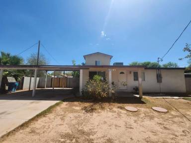 Main picture of 3033 E Yale St